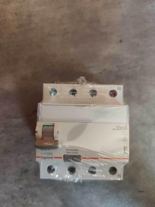 Wyłącznik róznicowy Legrand P304 25A 4P nr.kat.692210