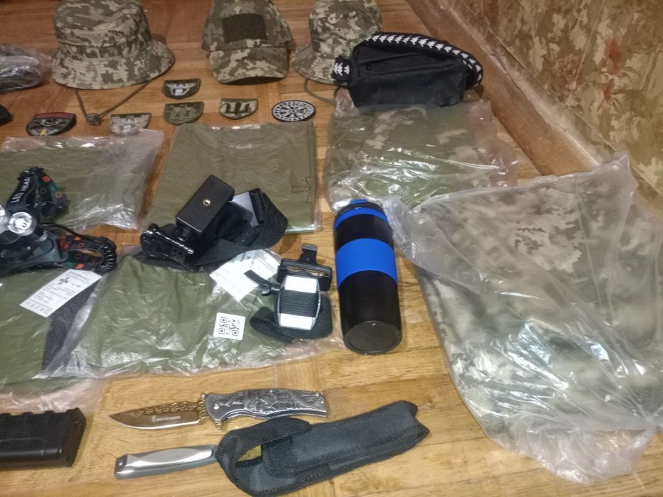 Нові різні військові речі