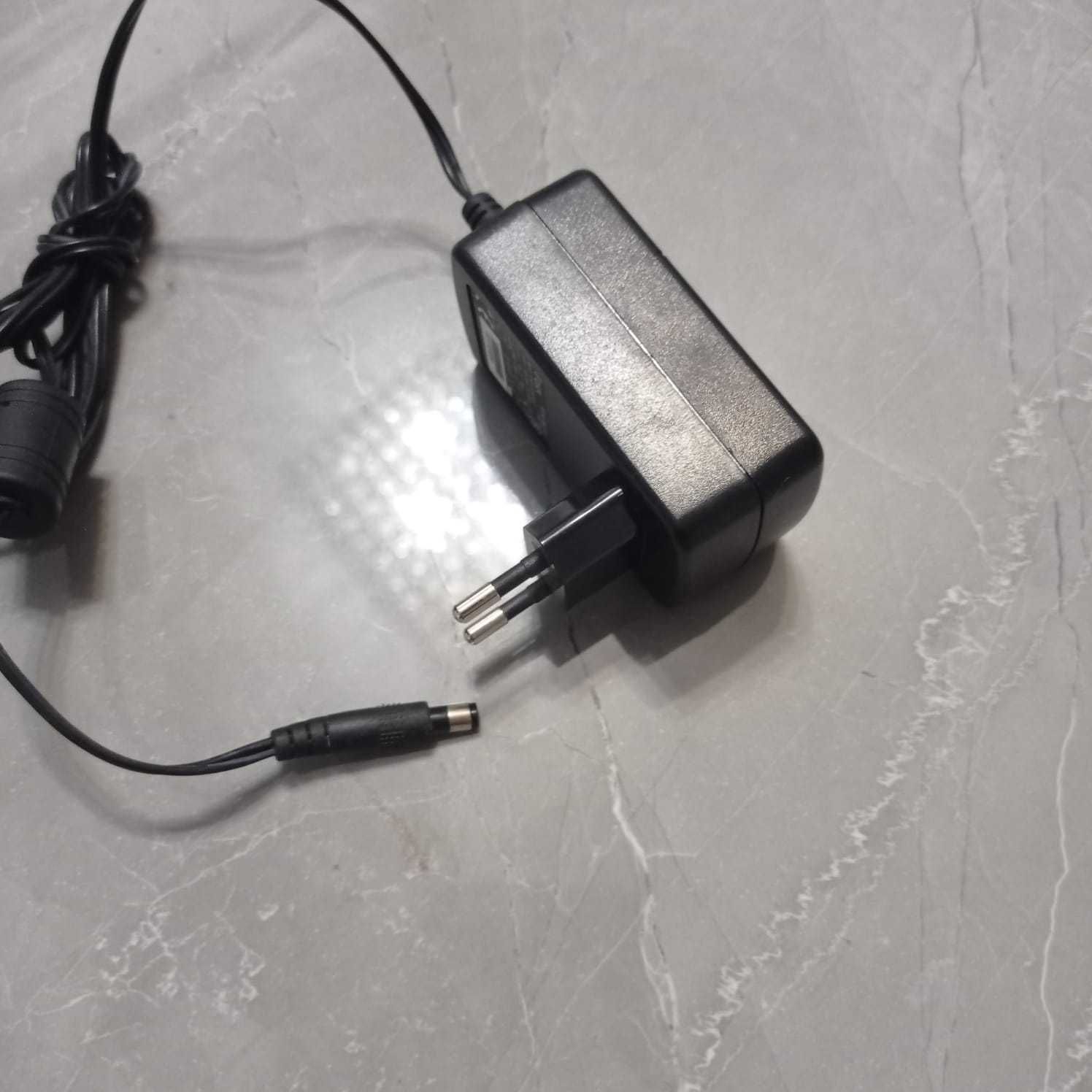 Zasilacz Ładowarka Click 12V 700mA