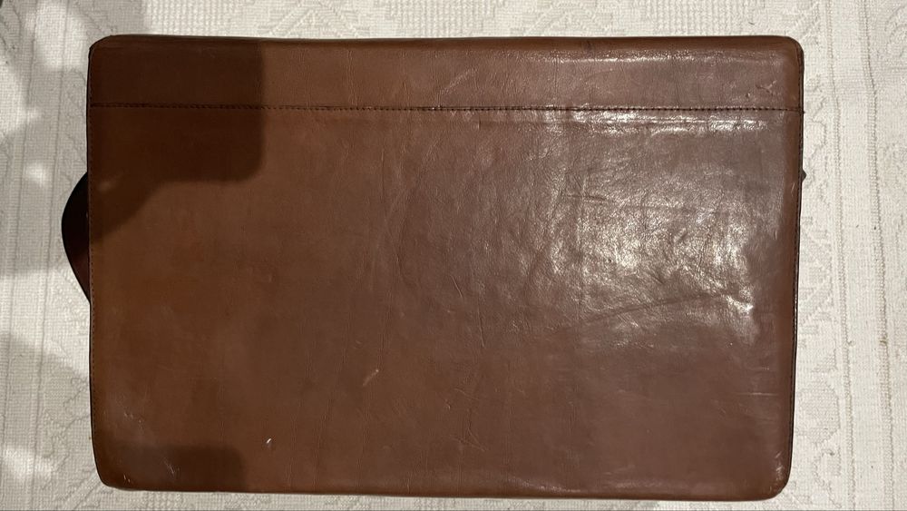 Mala de Pele c Alsa e Fechos