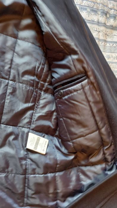 Canadiana castanha da Suits Inc