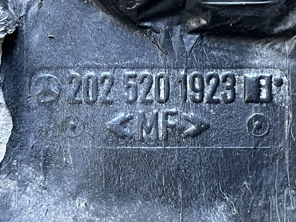 Resguardo motor mercedes w202