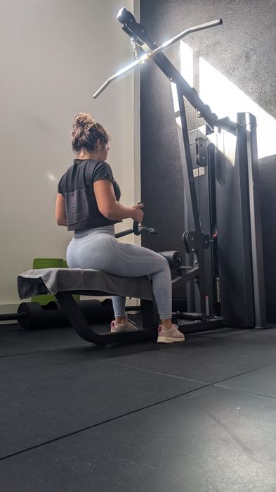 Latpulldown / cable row machine bodytone linha profissional