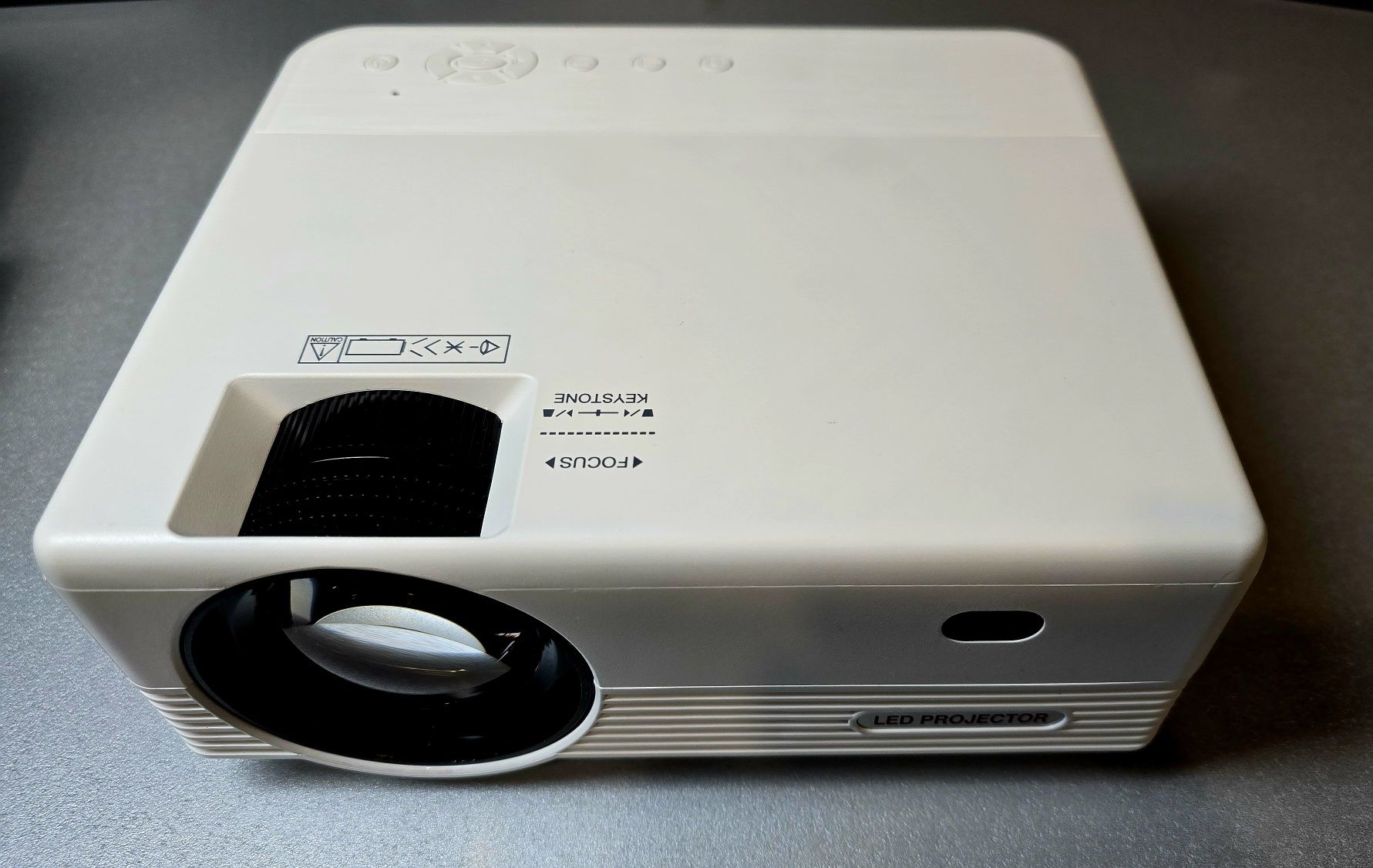 Projektor Led model Q6 jak nowy