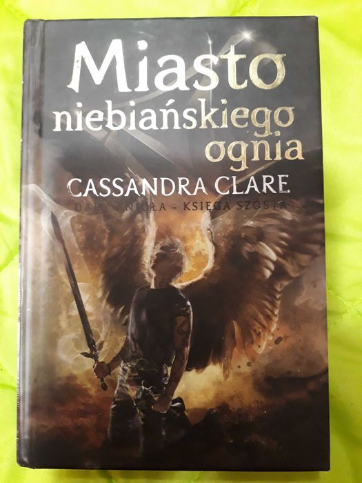 Saga ,,Dary Anioła" Cassandra Clare, 6 tomów, stan bdb wciągająca!