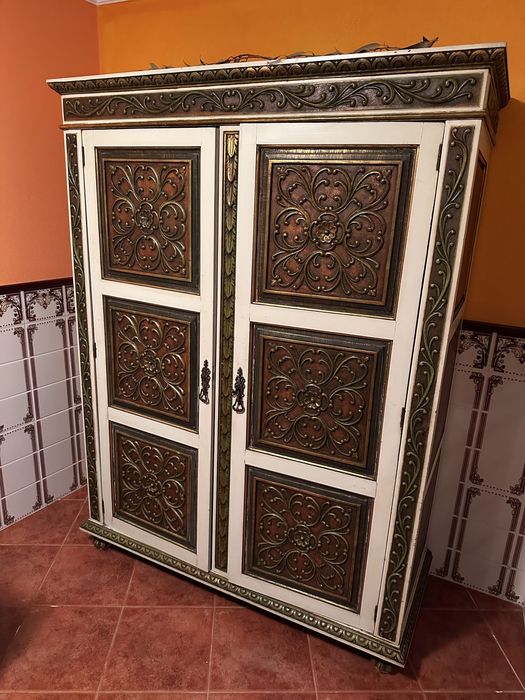 Armário antigo restauro