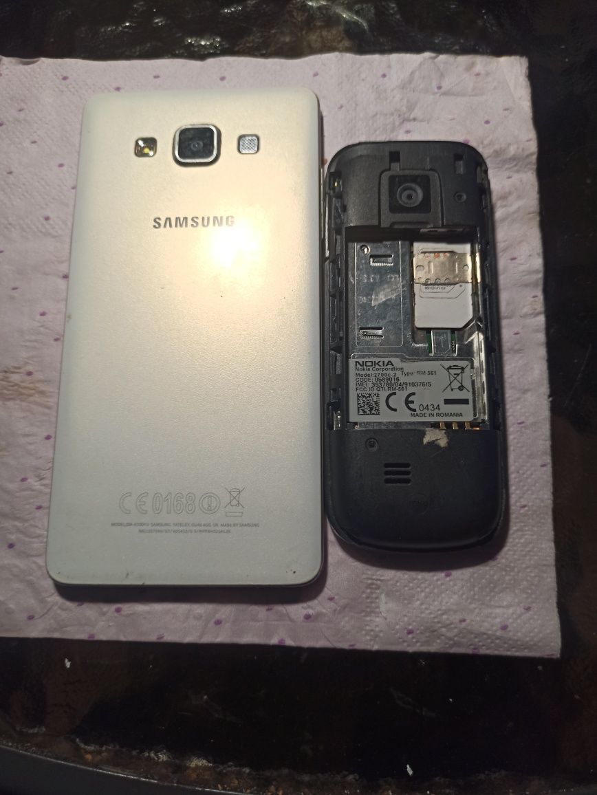 Sprzedam dwa telefony samsung A i Nokia