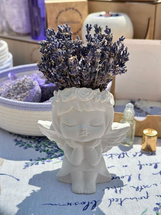 Фігурка гіпсова дівчінка(кашпо )