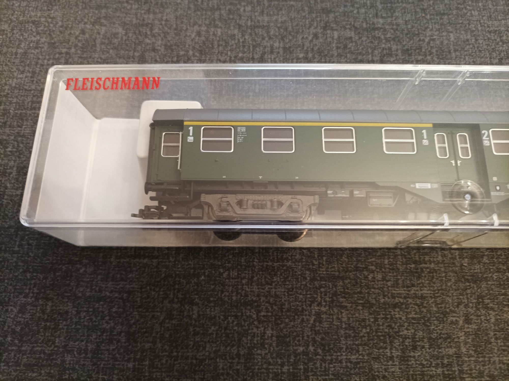 Fleischmann 5128 K wagon osobowy 4 osiowy NOWY
