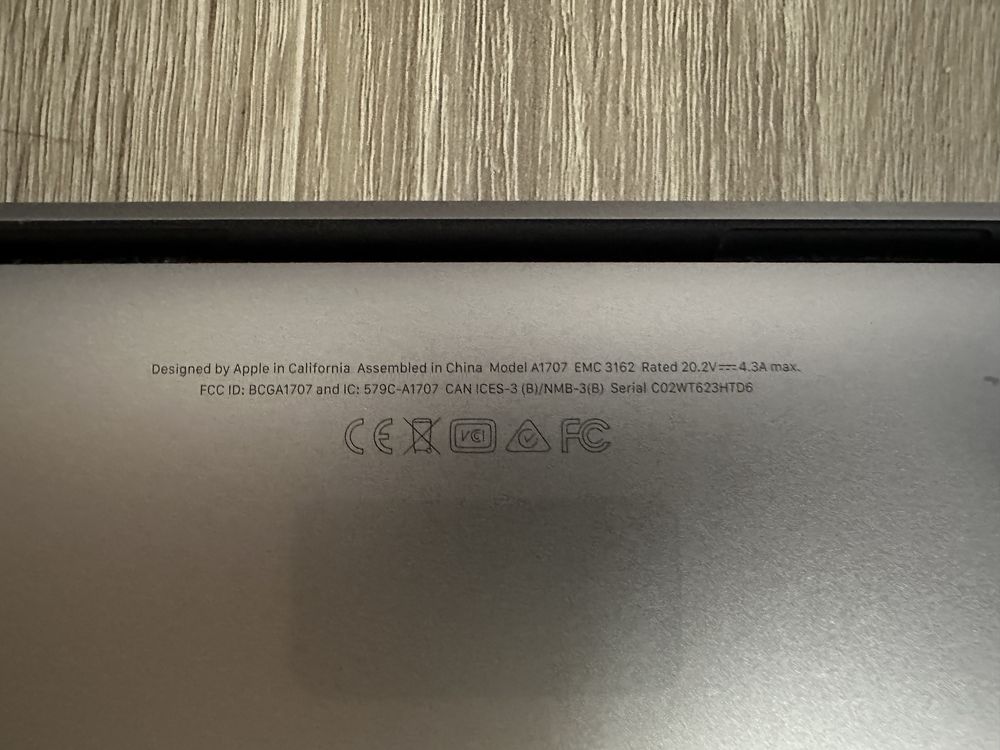 Продам Macbook pro 15 (2017) A1707 512Gb