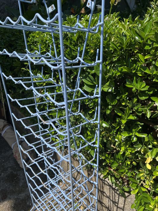 Garrafeira para parede