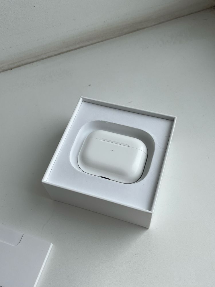 Продам Airpods Pro