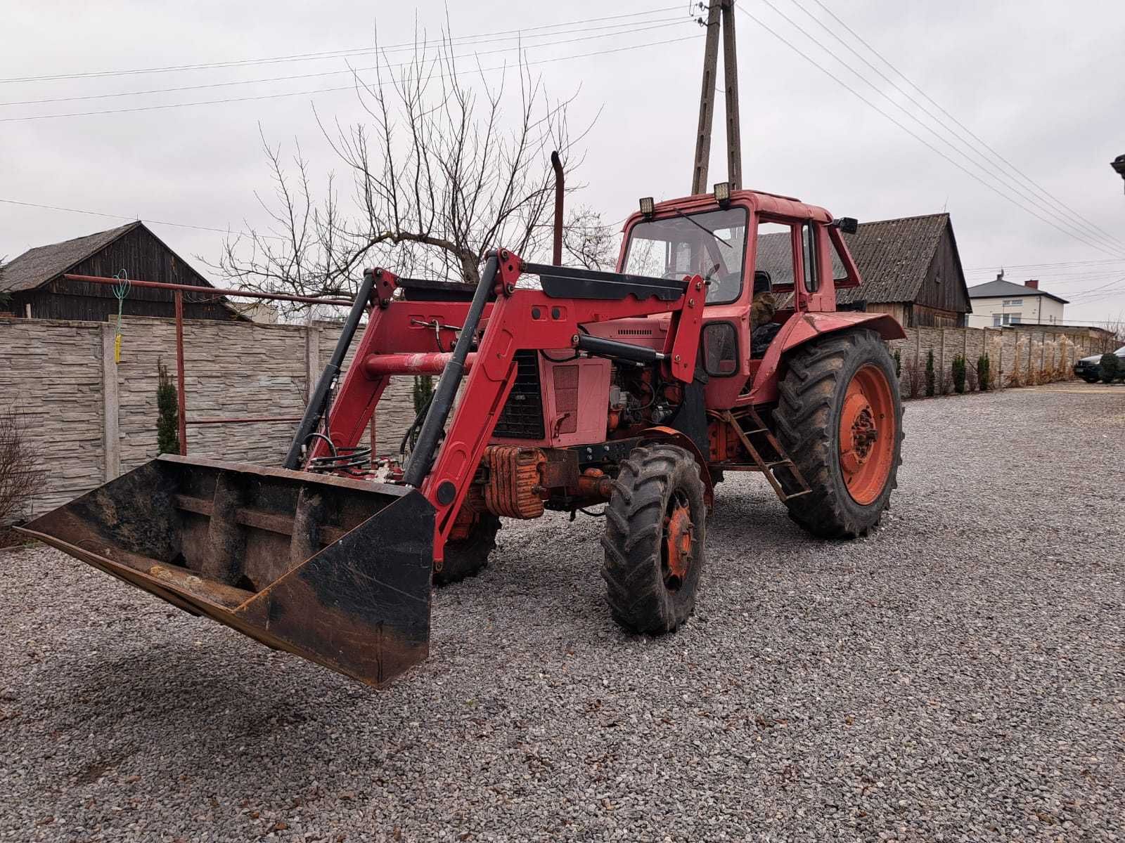 Ciągnik MTZ 82; godny polecenia