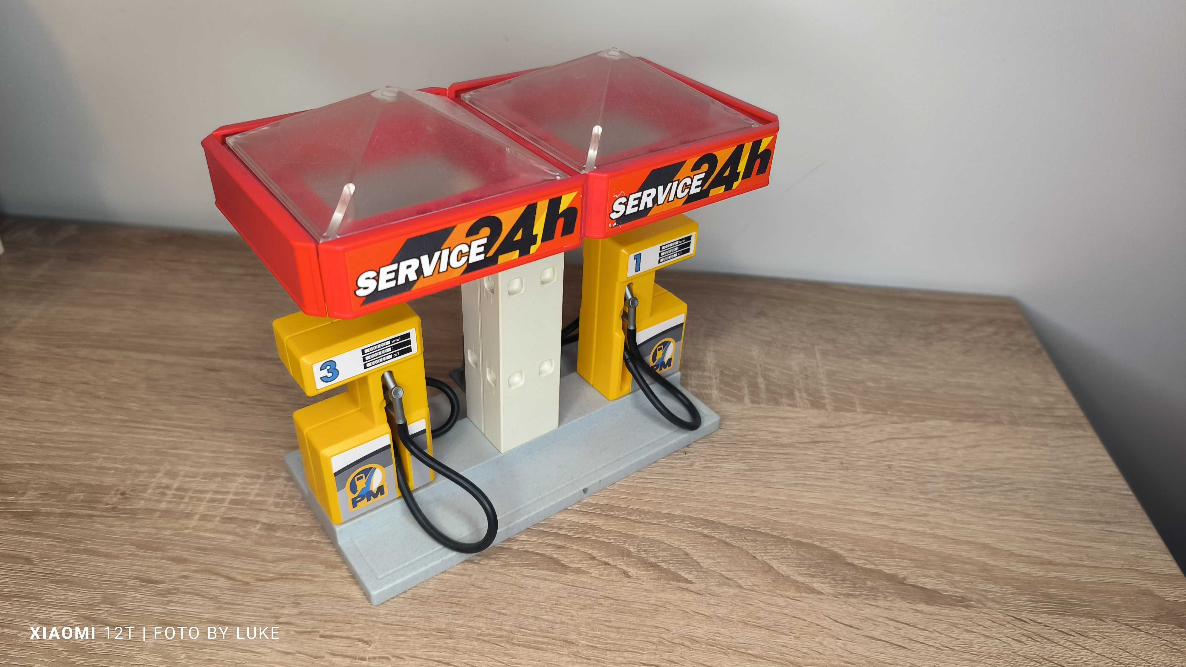 Playmobil stacja paliw dystrybutory