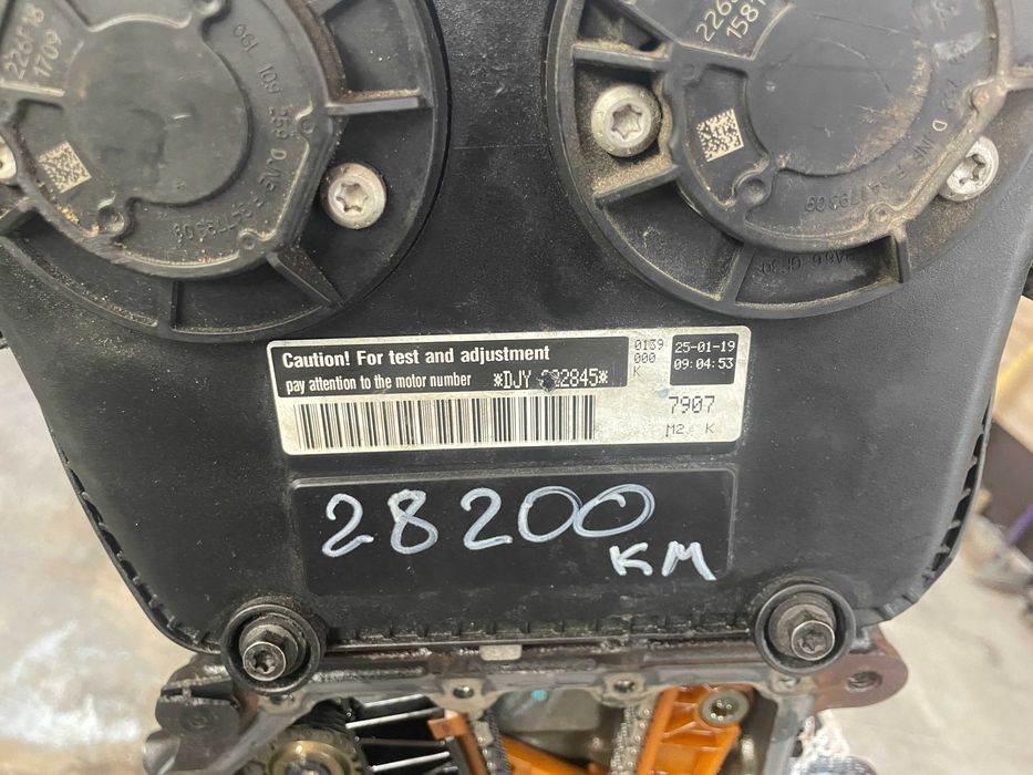 Двигун Audi Q5 80A 2.0tfsi DJY (без масляного насосу та піддону)