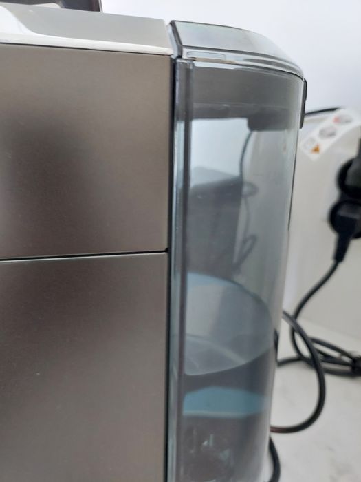 Máquina de café delonghi cinza escuro