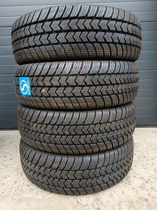 Зимові шини 225/75/16 С 121/120R  Semperit Van-Grip2