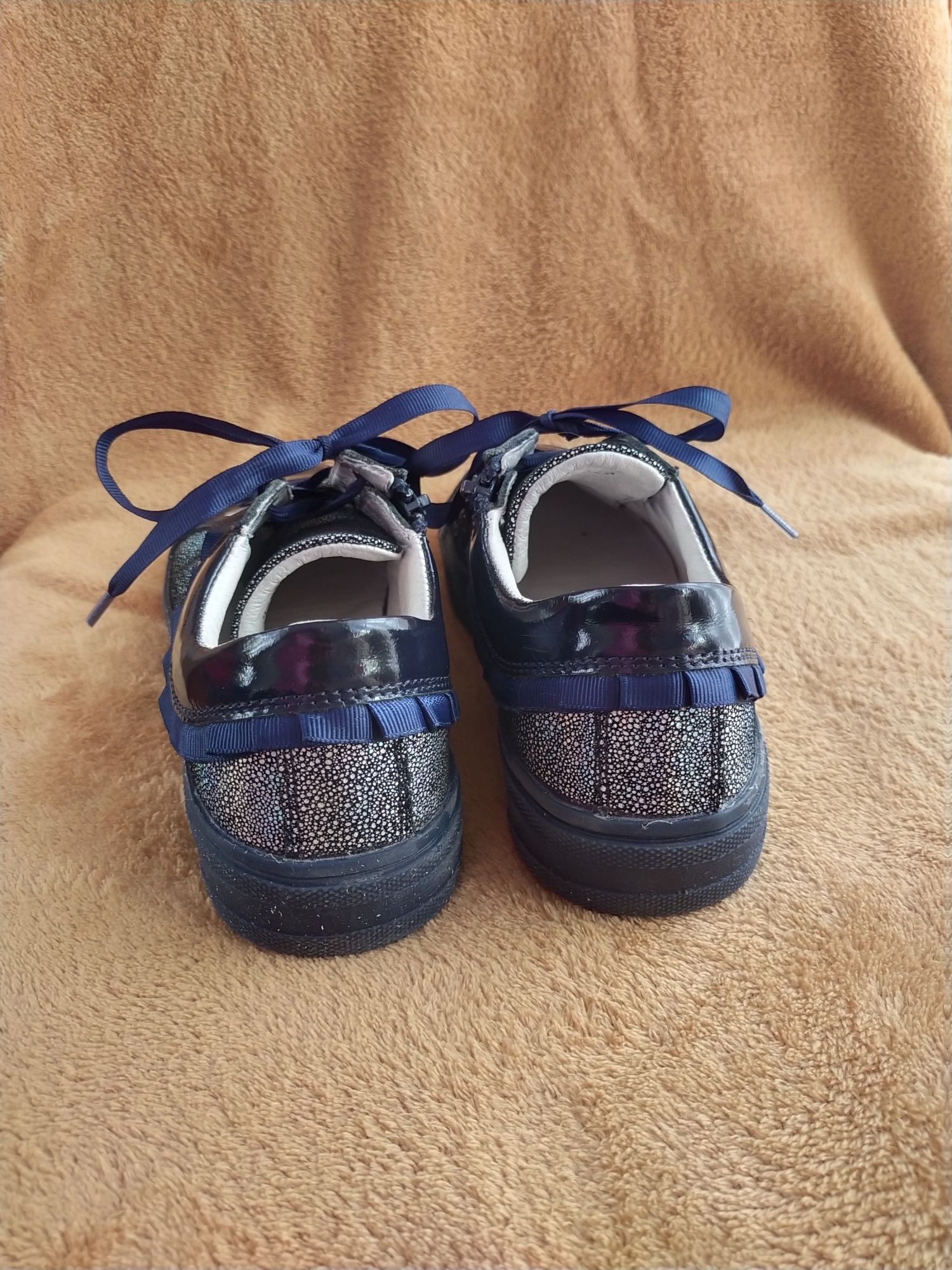 Piękne eleganckie skórzane buty Bartek rozmiar 35