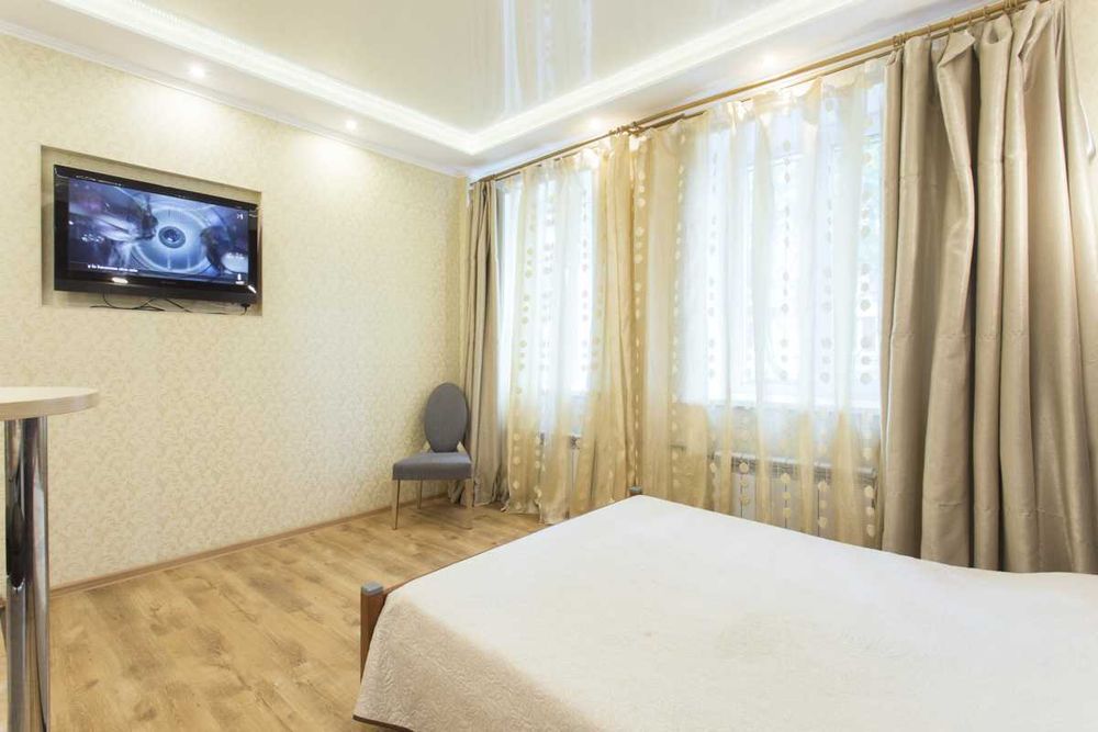 Однокімнатна світла студія у Центрі