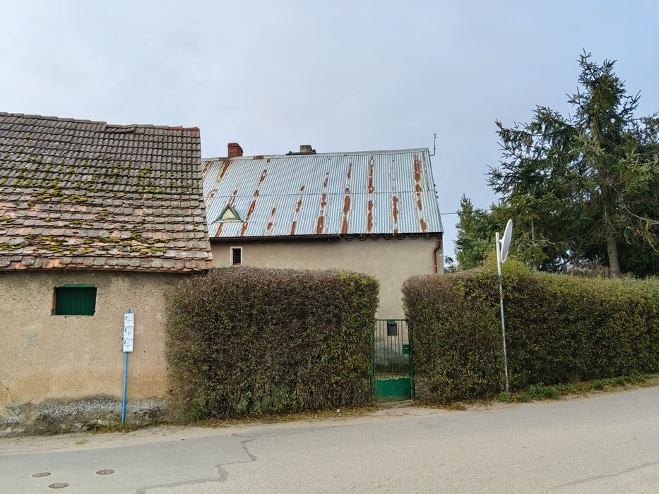 Dom wolnostojący z zabudowaniami w Gęsińcu