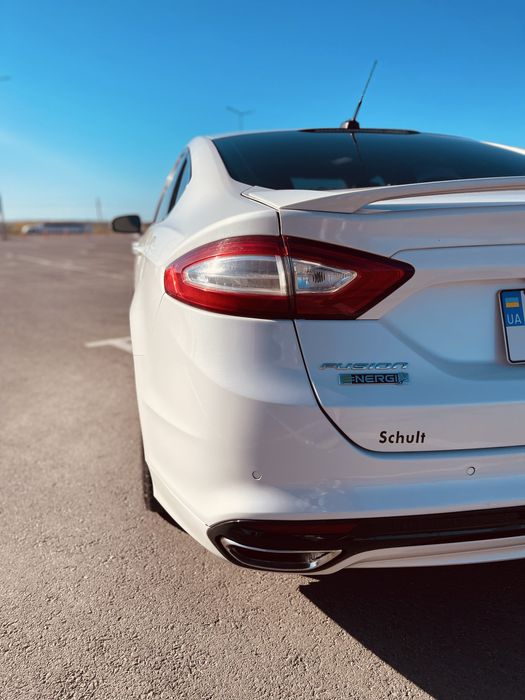 Ford Fusion Titanium  Energy plugin hybrid