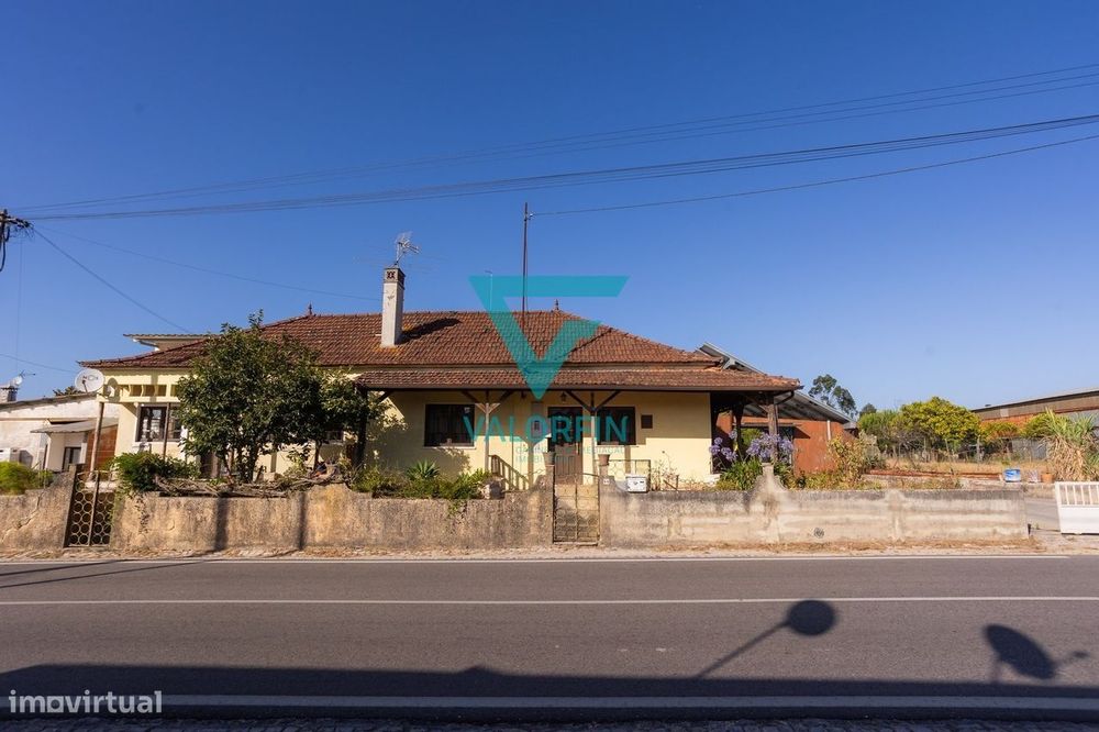Moradia transformada em 5 frações - Carnide, Pombal