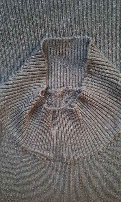 Półgolfik bluzeczka bez rękawów prążkowana