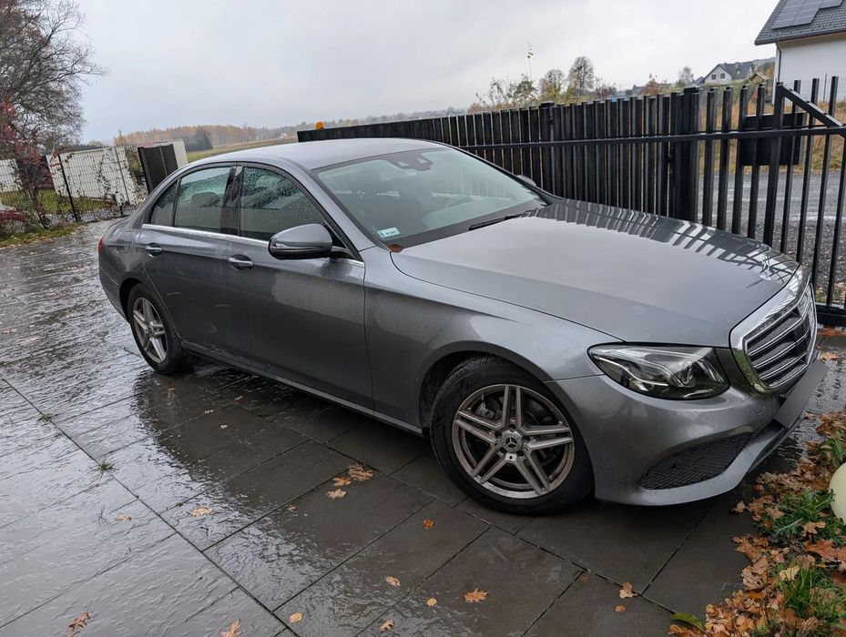 Mercedes-Benz Klasa E Mercedes-Benz E220d – sprzedam lub zamienię na kamper półintegra lub b