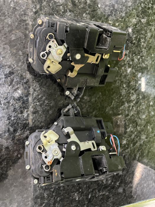 Vendo fechaduras Seat leon 1M 2000