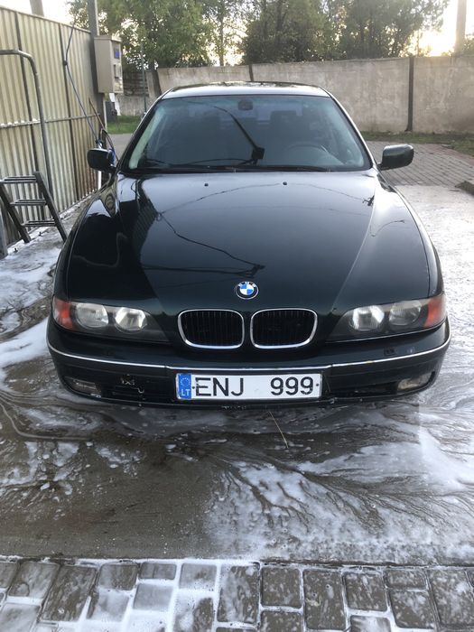 Продам машину в хорошем состояние, никаких вложений не требует