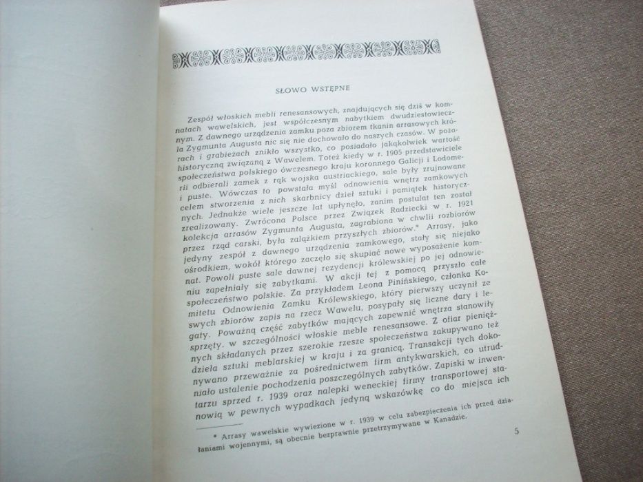 Włoskie meble renesansowe w zbiorach wawelskich, J. Gostwicka, 1954.