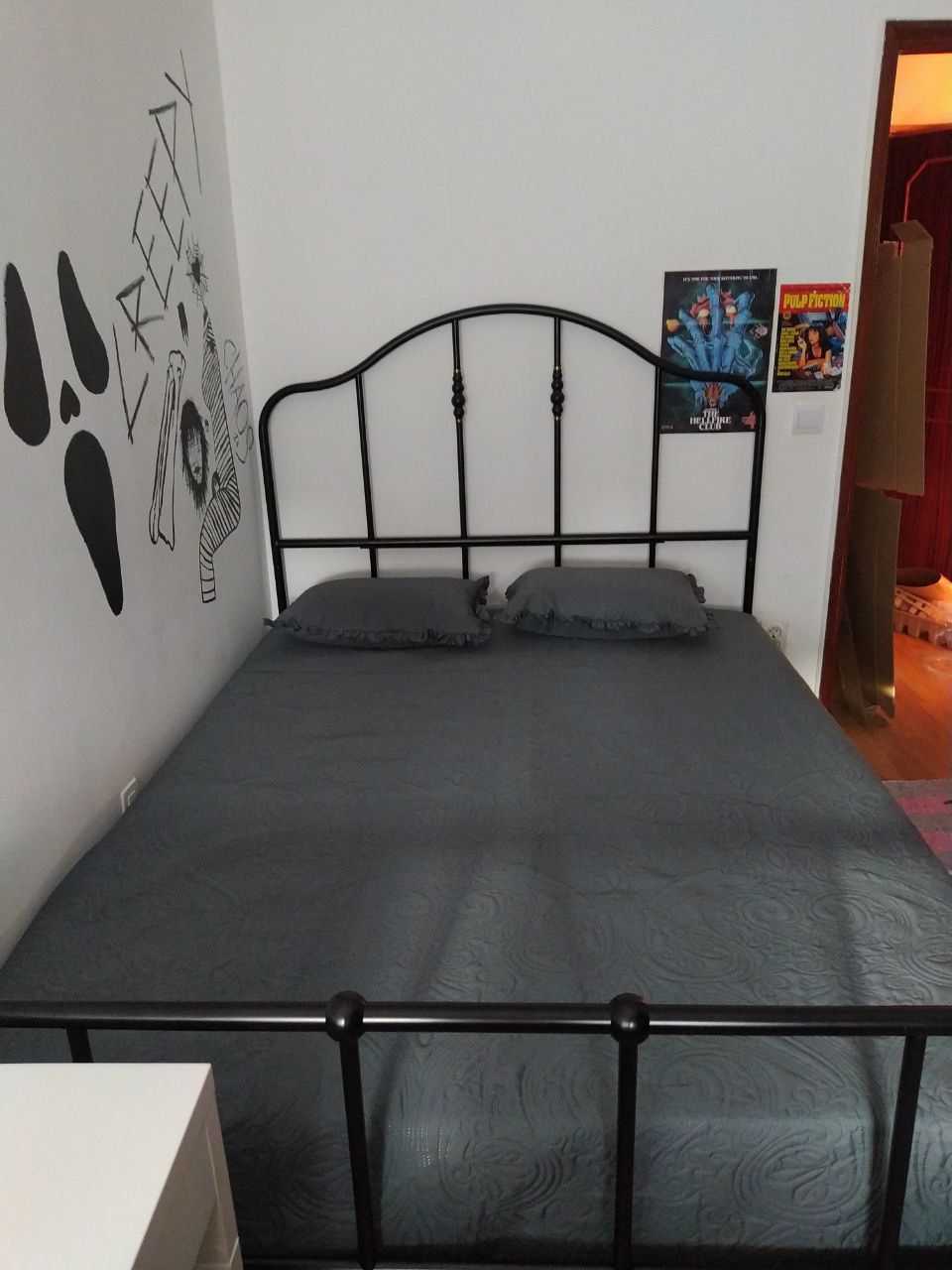 Cama com estrado sem colchão