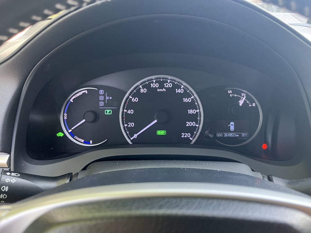 Lexus ct 200 h hybrid.