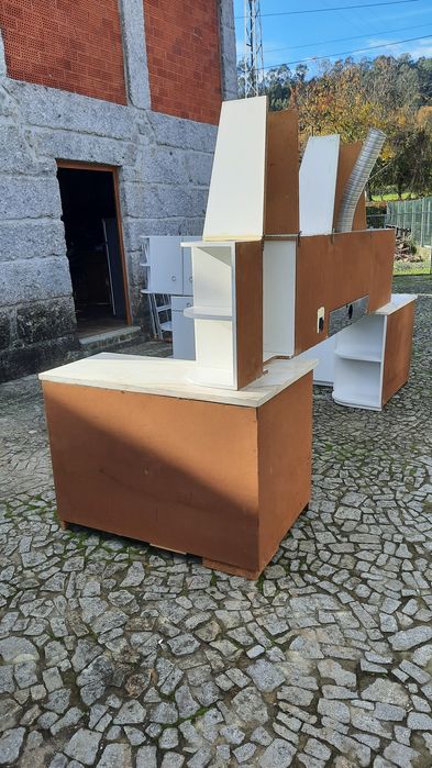 Cozinha em excelente estado, com Exasutor