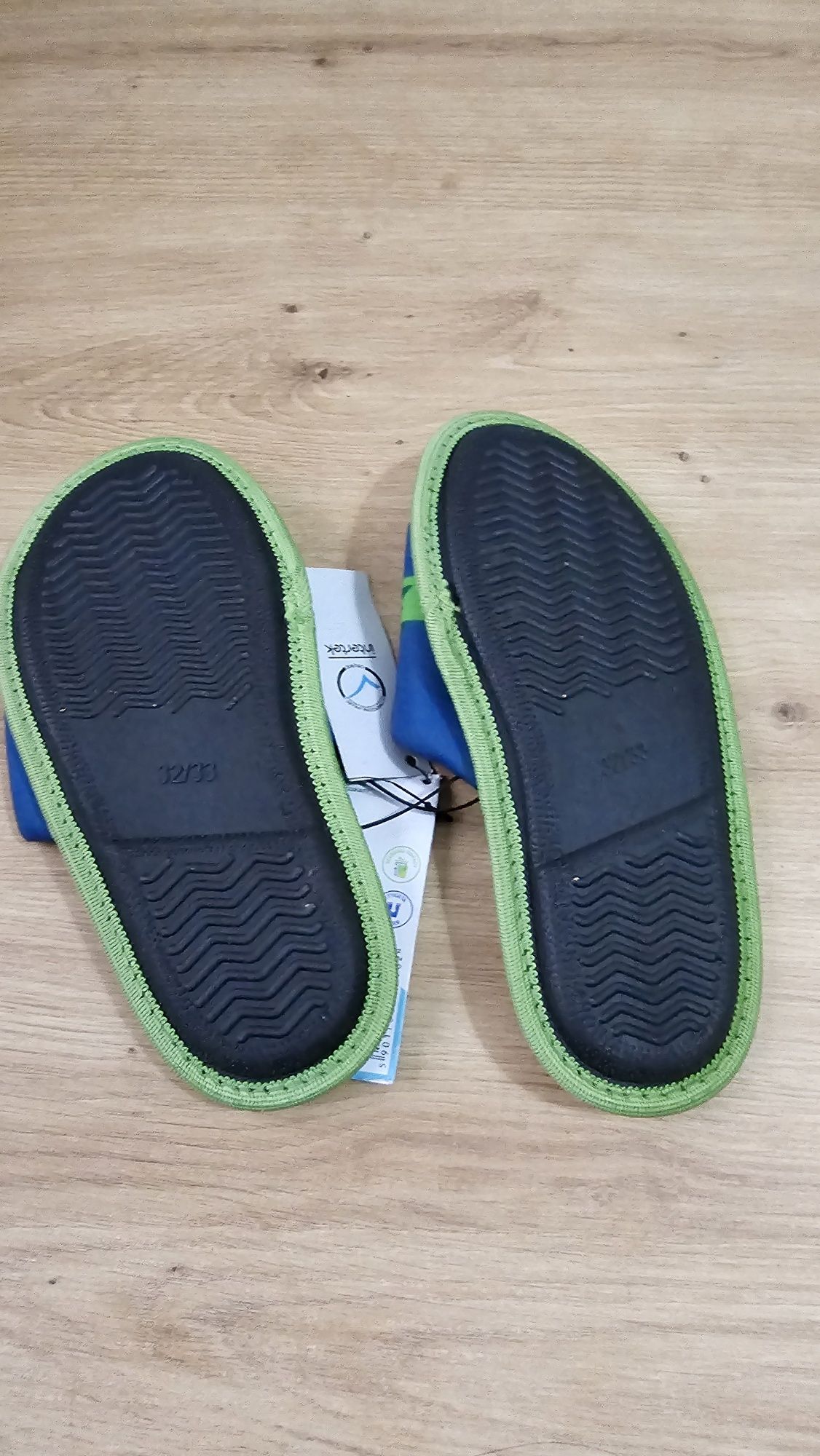 Nowe kapcie chłopięce 32/33