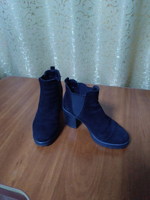 Напівчобітки з натуральної замші,36