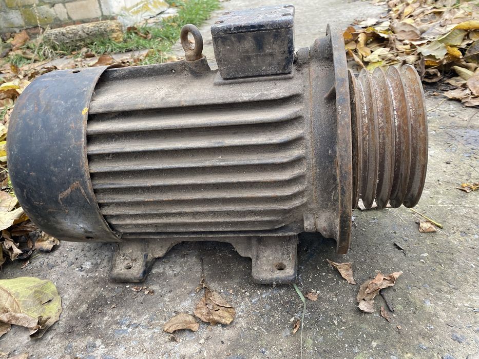 Продам електродвигун 15 КВт 1440 об/хв