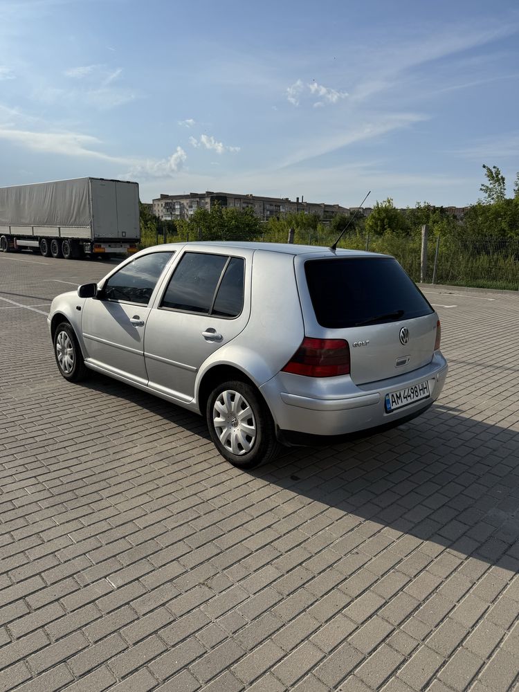 Volkswagen Golf IV 1.6 • Pacific • 2003 рік Газ/бензин