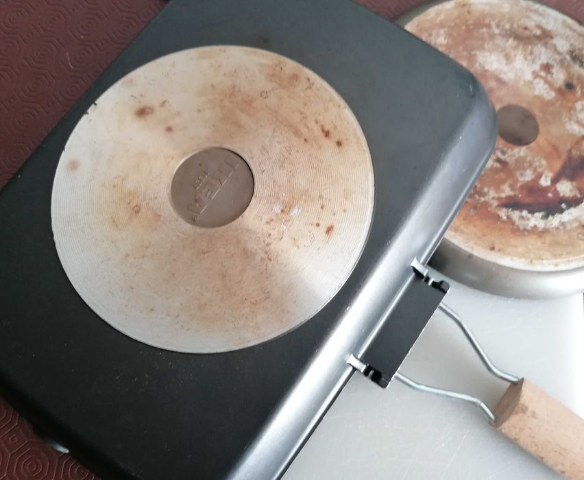 Grelhador + Tábua cozinha + Crepeira, tudo por 5€