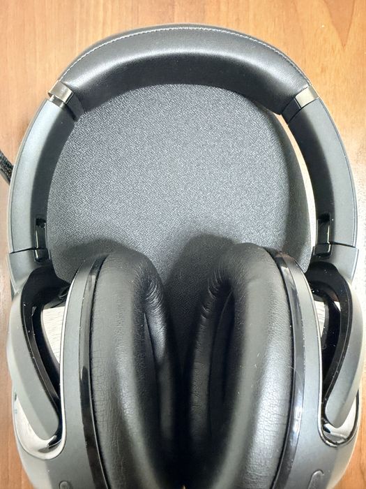 Продам повнорозмірні навушники JBL One Tour M2