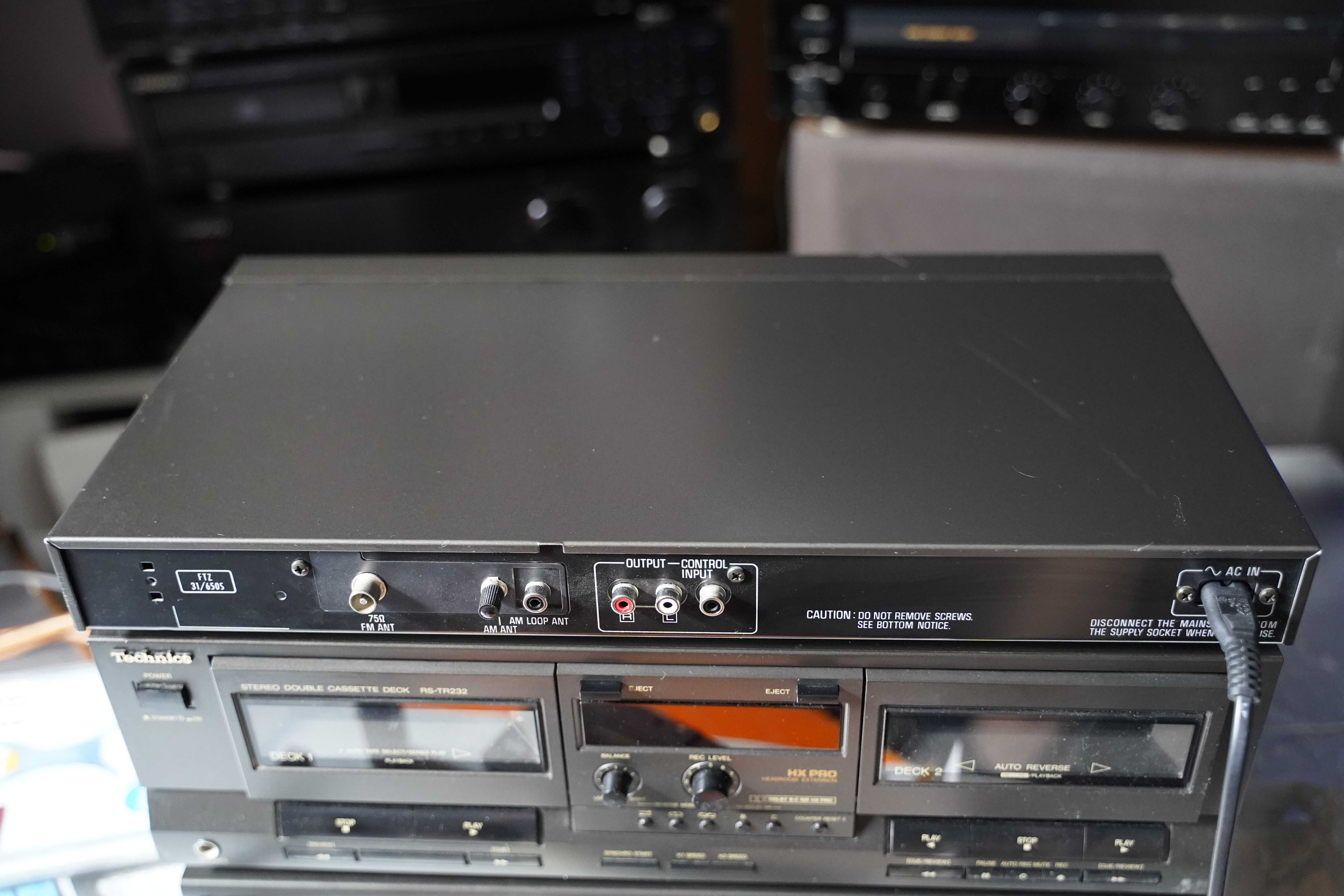 Tuner Technics ST 3-cyfrowa synteza częstotliwości sterowana kwarcem