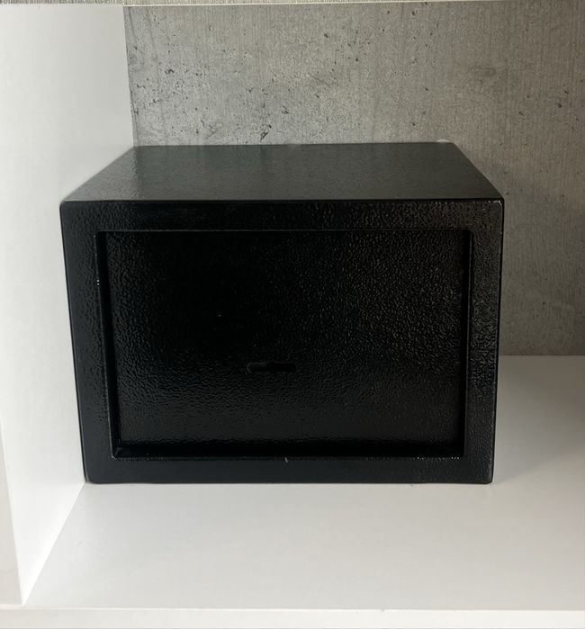 Сейф под деньги