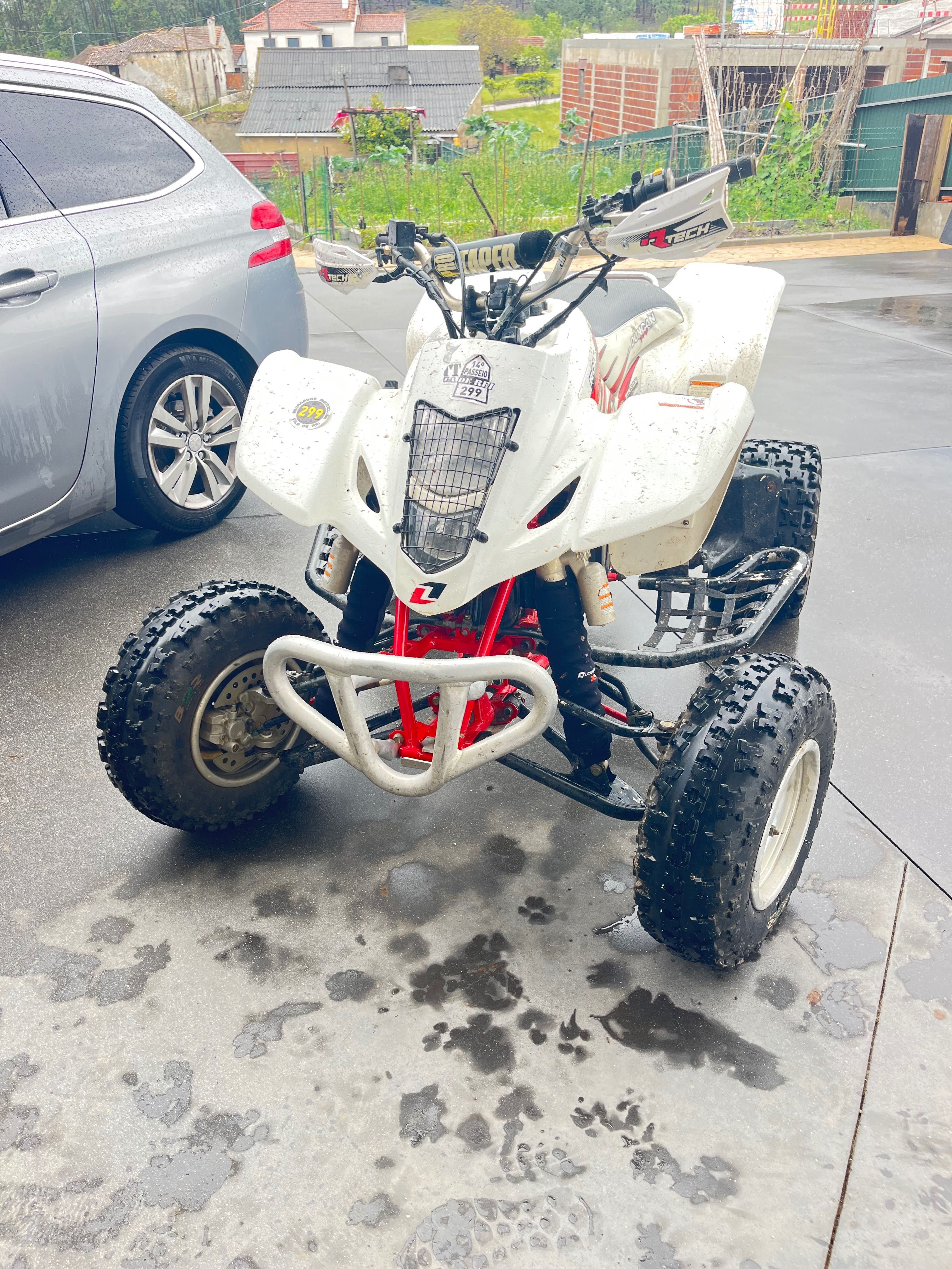 Vendo Moto 4 Ltz400