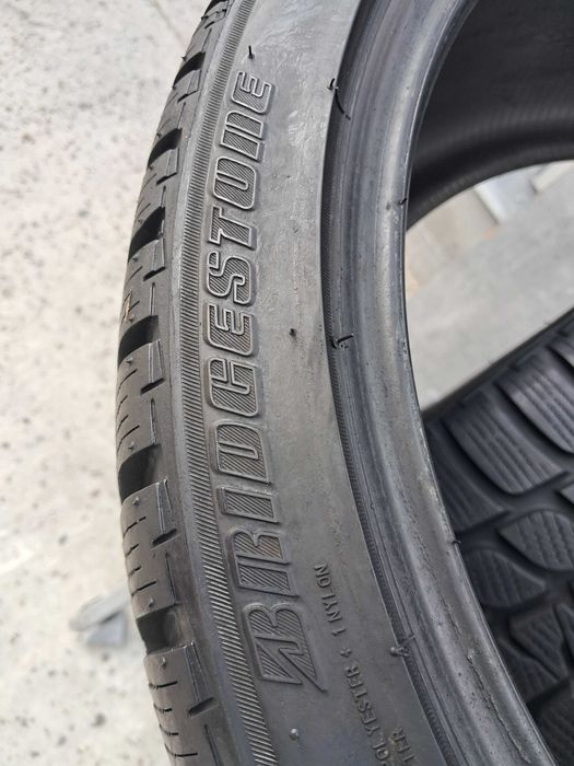 Резина зима 90% протектор Bridgestone 255/35 R18 Blizzak LM 25 V
