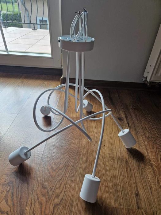 Żyrandol nowoczesny biały