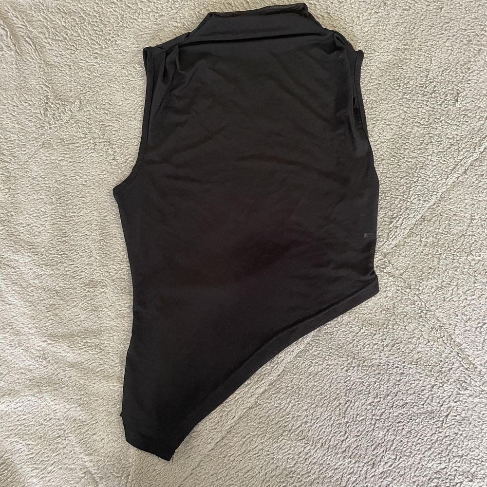 Top preto transparente
