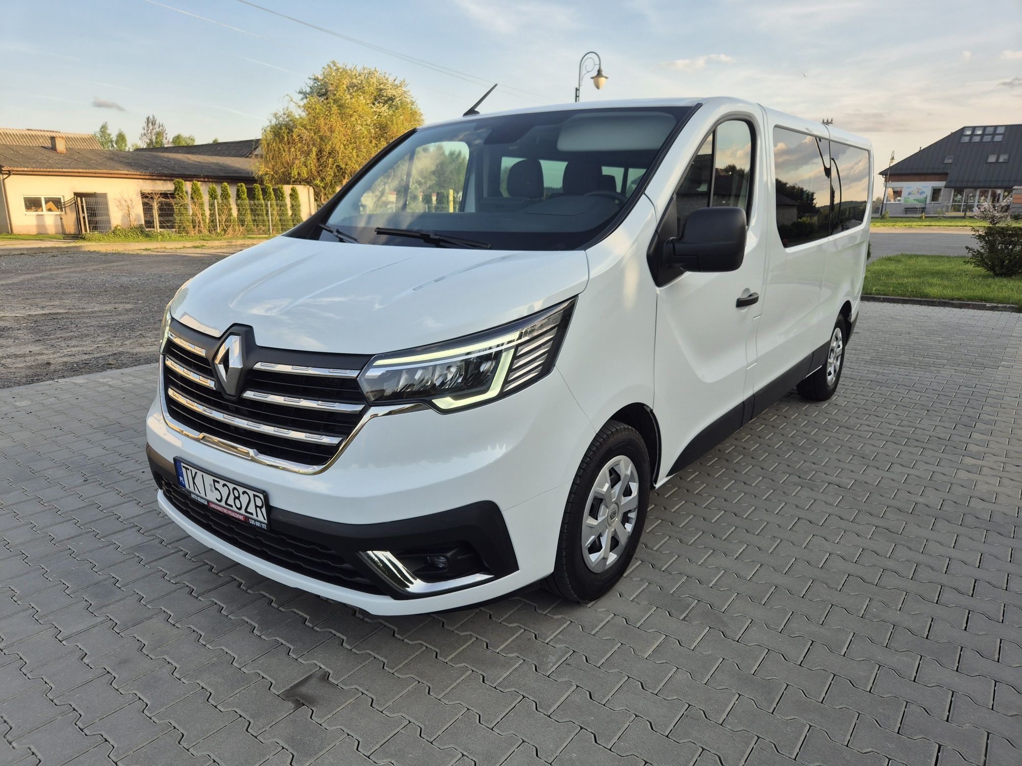Renault trafi IV 2023 2.0dci 150km long 9 osobowy