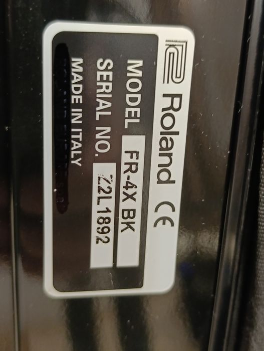 Akordeon Roland FR-4X BK 120 basów.