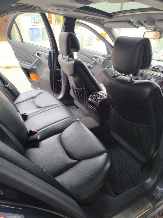 Mercedes S320  de 2001 avariado