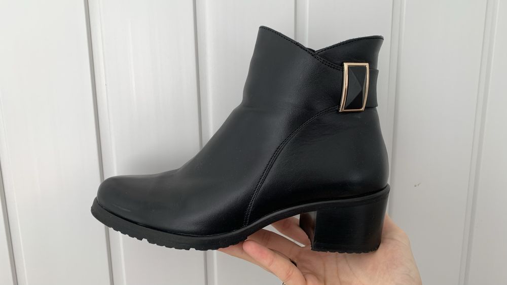 Осінні ботинки на товстому каблуку